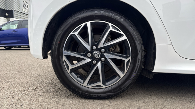 Toyota Yaris 1.5 Hybrid Design 5dr CVT Hybrid Hatchback